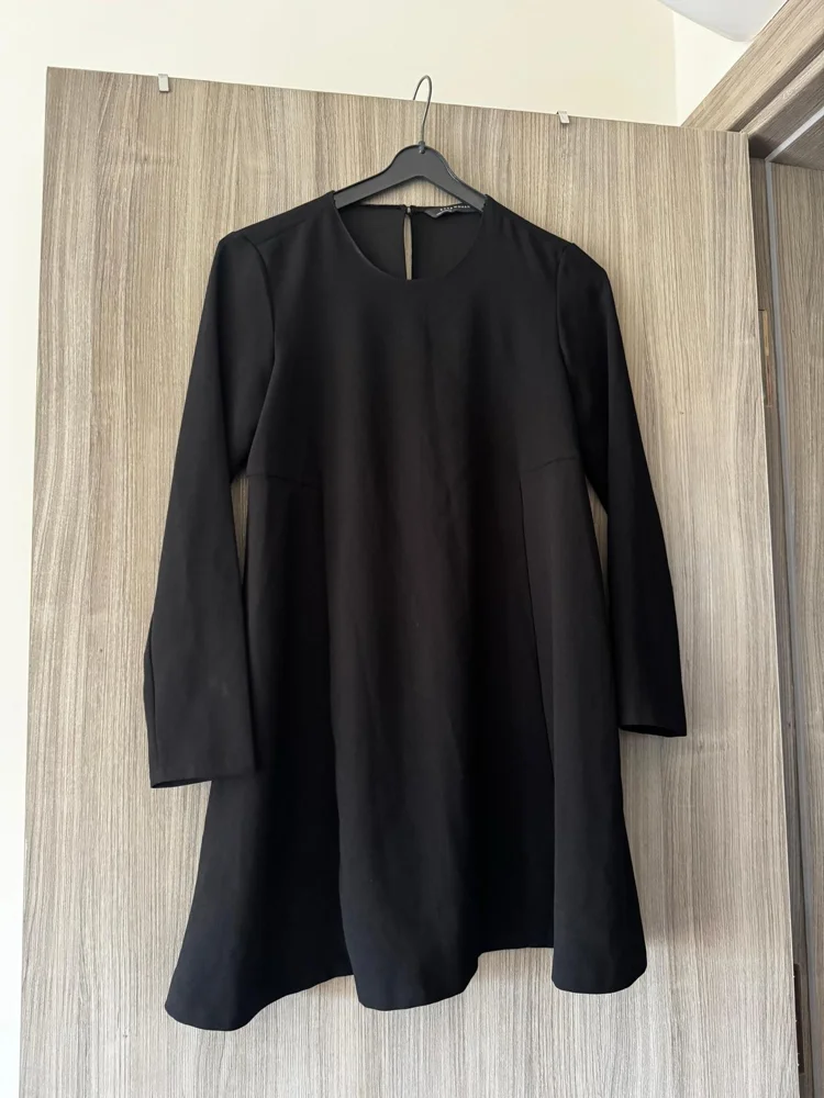 Zara فساتين ميدي