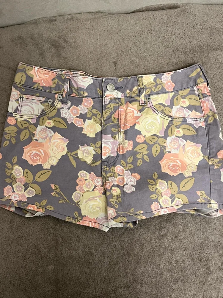 H&M شورتات