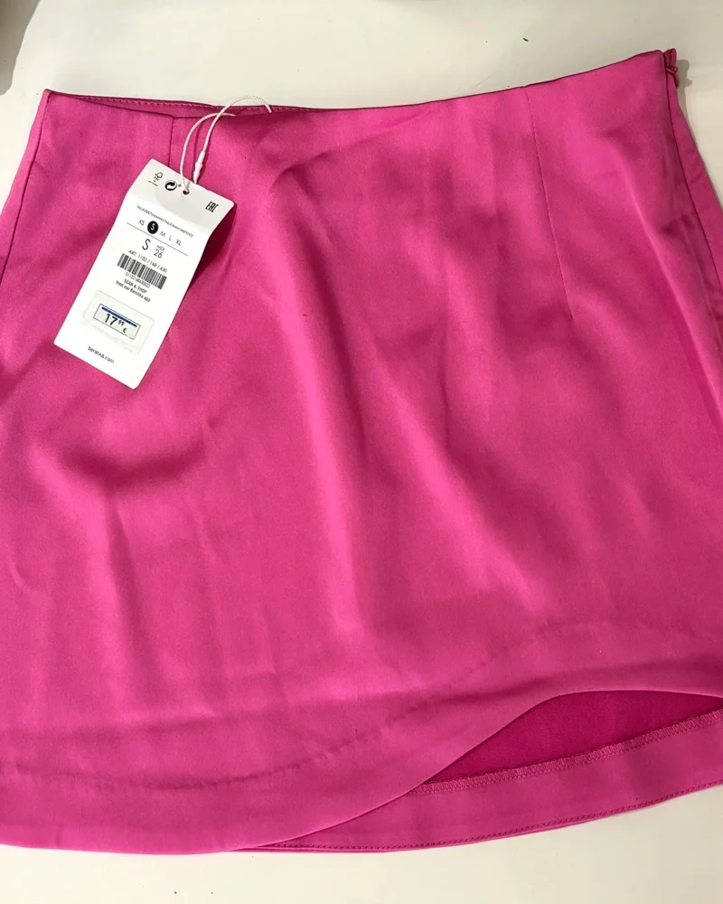 Bershka جيبات