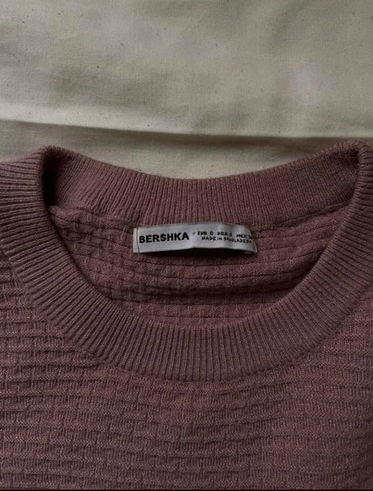 Bershka سويترات وبلوفرات