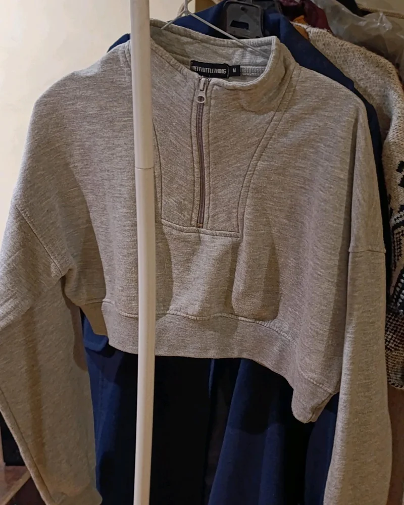PrettyLittleThing كروب توب
