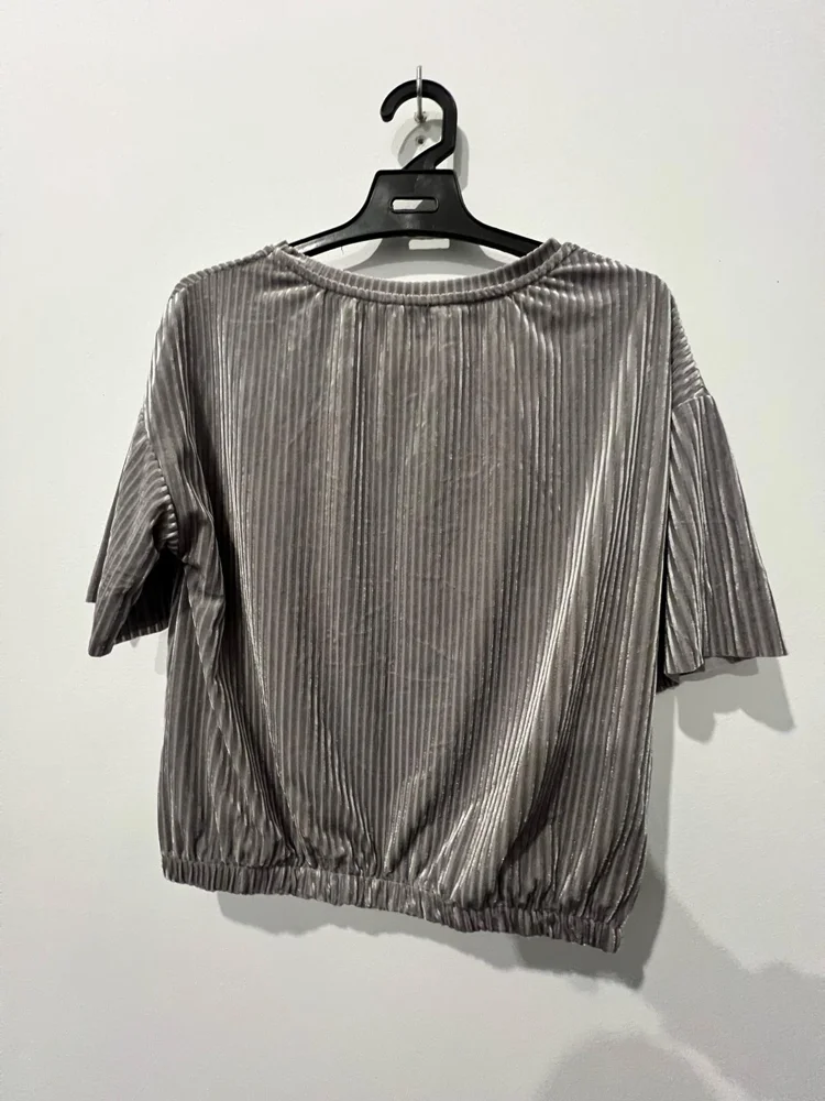 Zara تيشيرتات