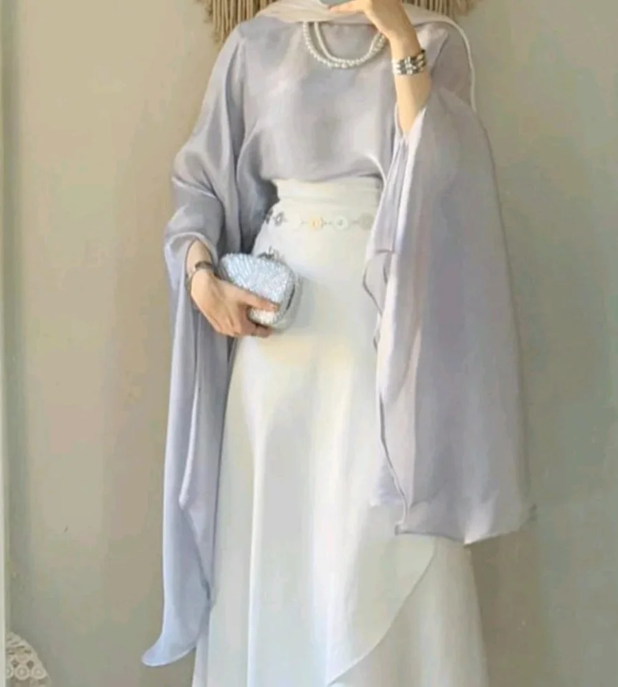 Local بلوزات