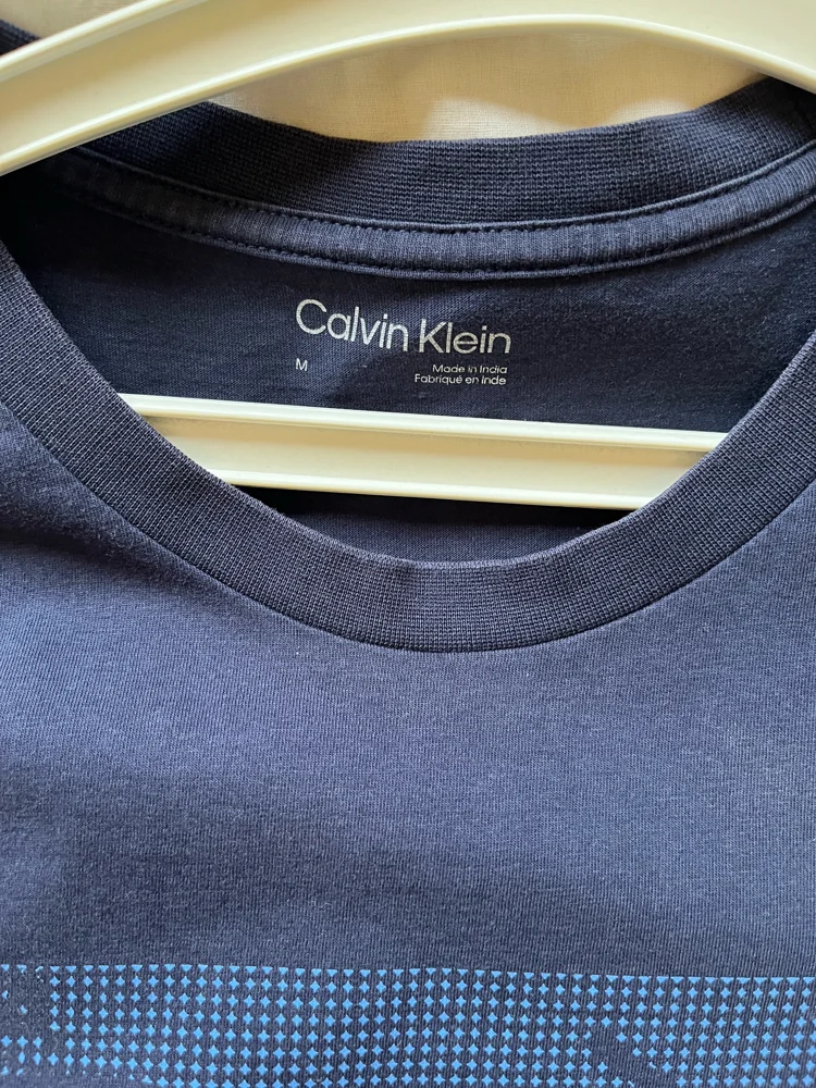 Calvin Klein T-shirts, size M, photo 2