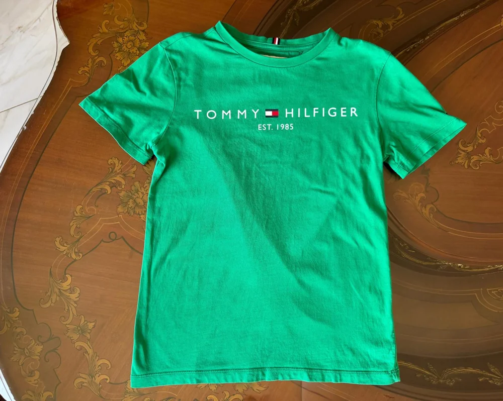 Tommy Hilfiger Tops