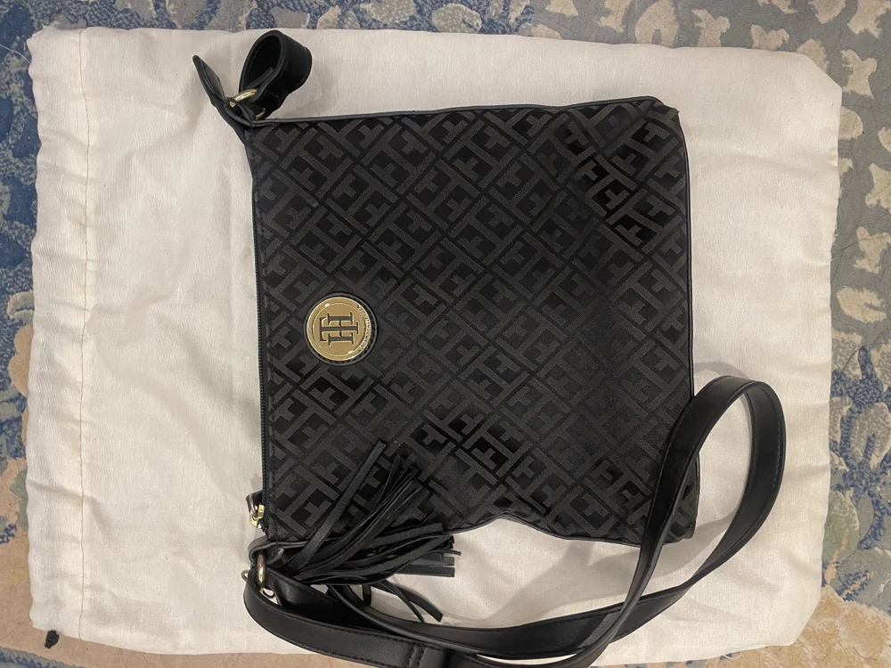 Tommy Hilfiger Cross-Body Bags
