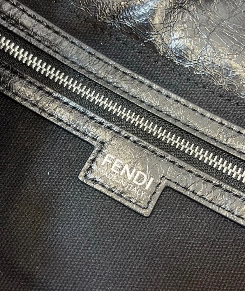 Fendi Shoulder Bags, size Other, photo 3