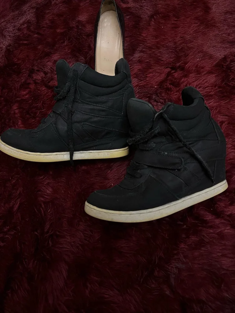 SWAG Sneakers