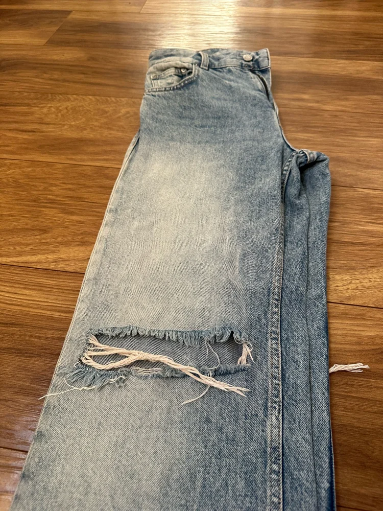 Bershka چينز