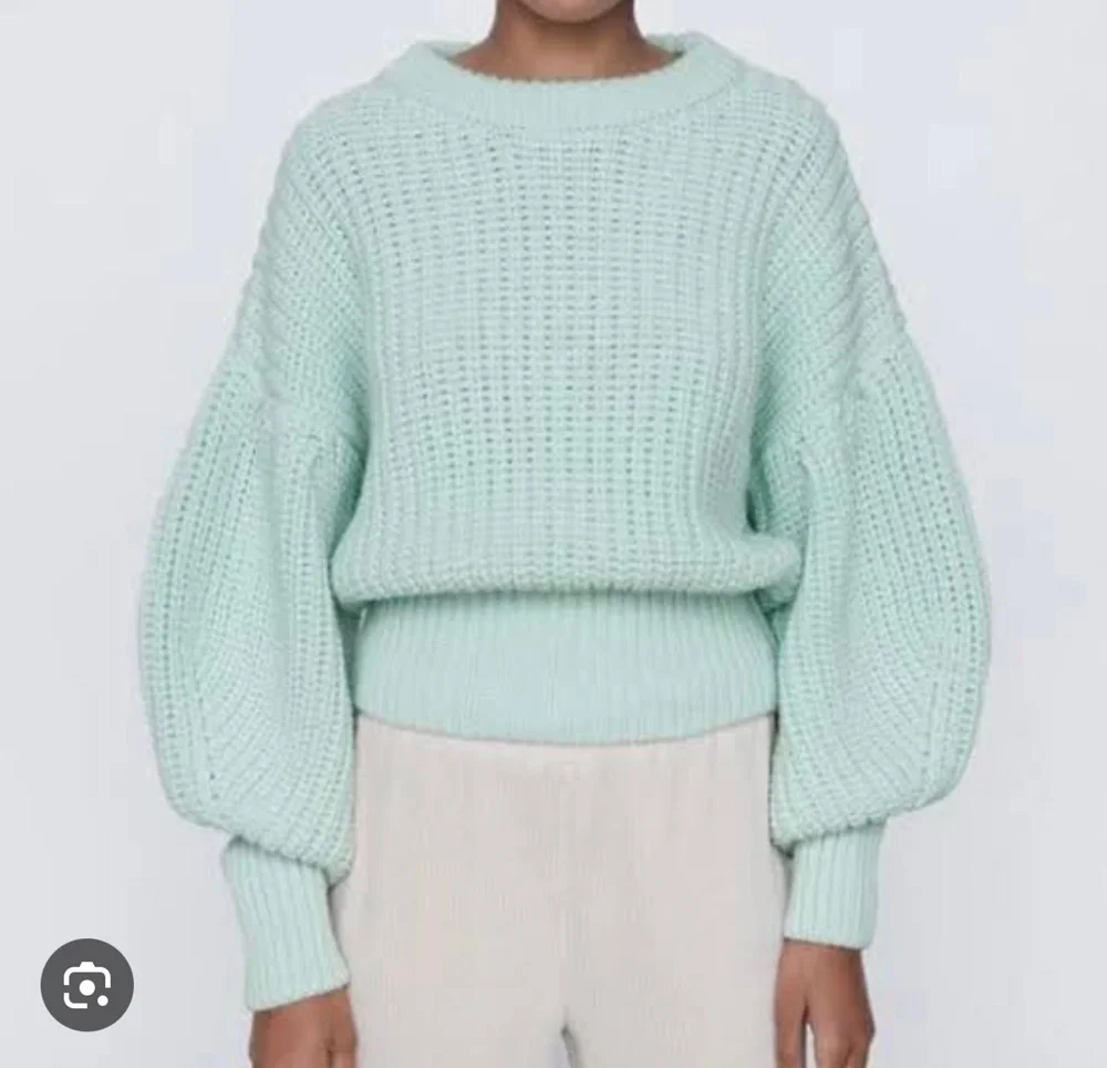 Zara سويترات وبلوفرات