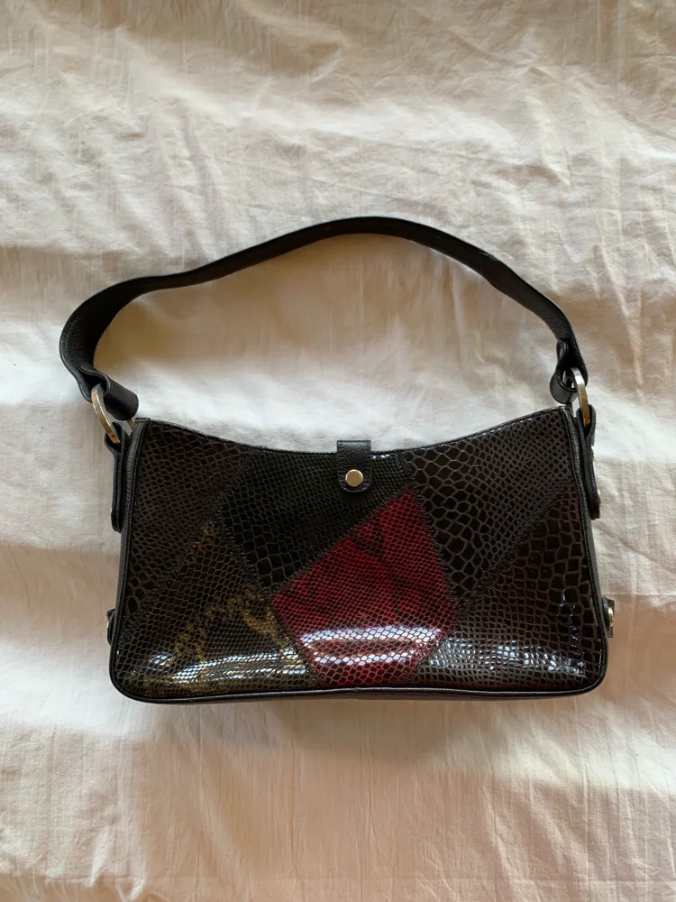 Emeli Shoulder Bag