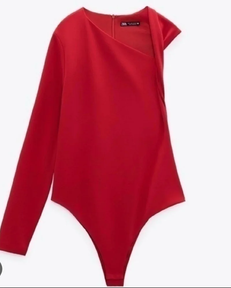 Zara بلوزات