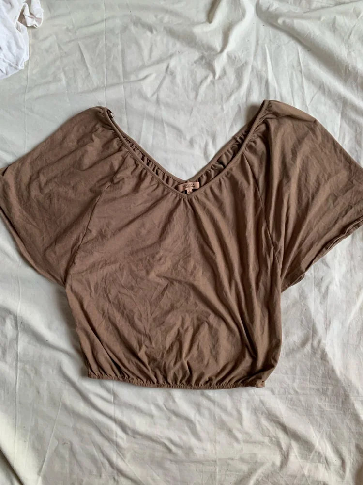 Bershka بلوزات