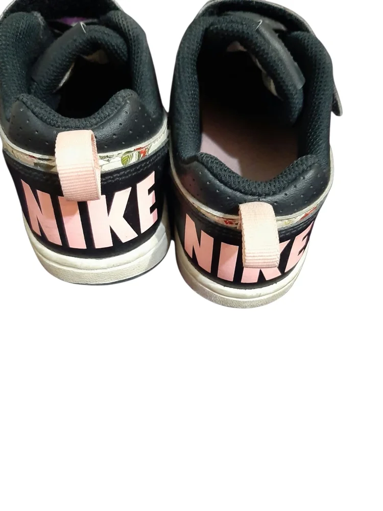Nike جزم، حالة جيدة جداً، مقاس 7y، صورة 2