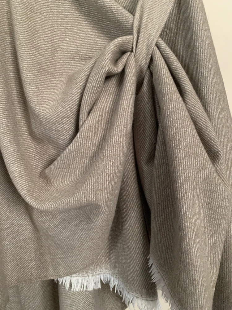Scarves & Shawls, Excellent, photo 2