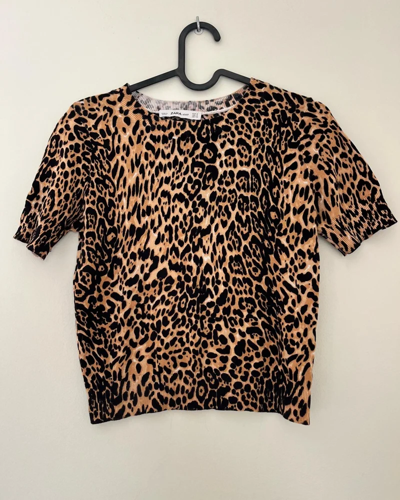 Zara سويترات وبلوفرات