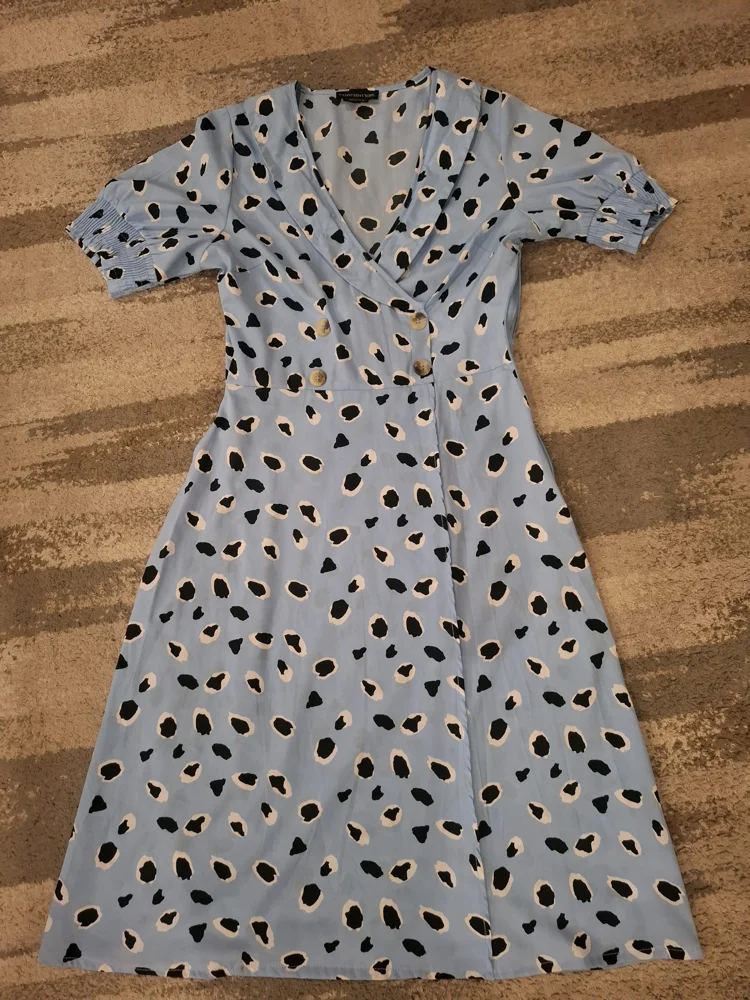 Wednesday‘s Girl Midi Dresses