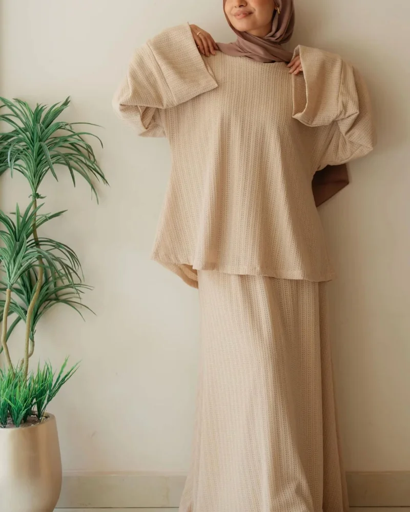 Local فساتين طويلة