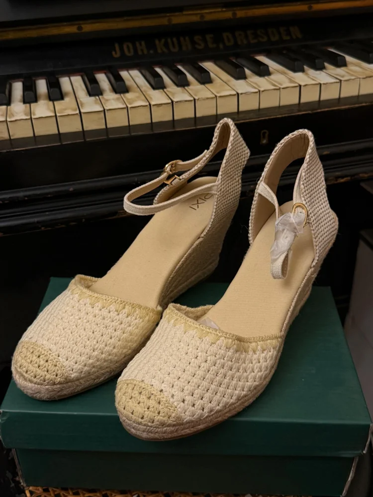 Pixi Sandals, size 41