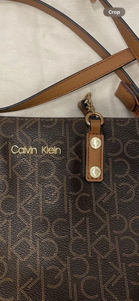 Calvin Klein شنط كروس، حالة جيدة جداً، صورة 3