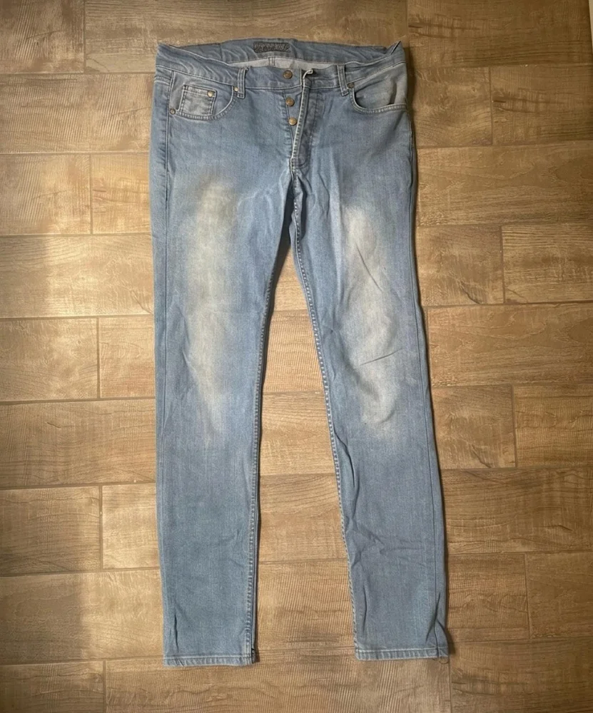 Bershka چينز