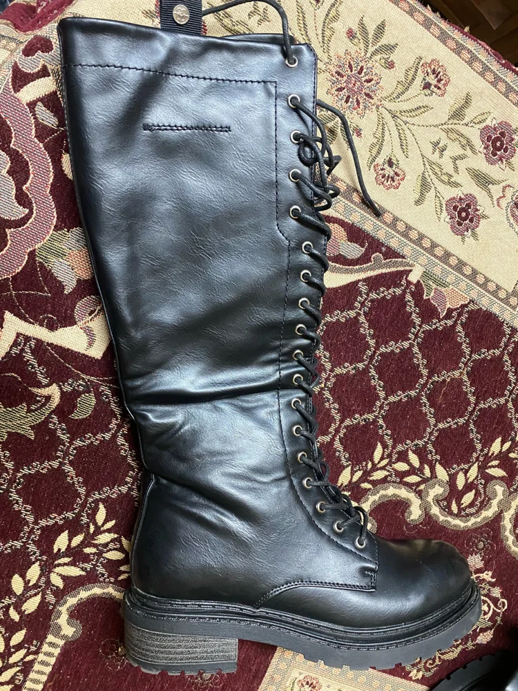deja vu Boots, New with tags, size 40, photo 2