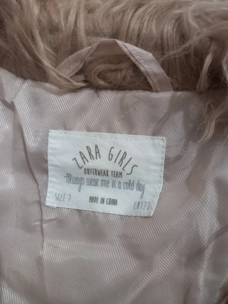 Zara ملابس خارجية، حالة جيدة جداً، مقاس 7y، صورة 3