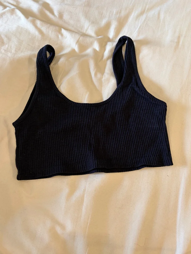 Pull & Bear Crop Tops