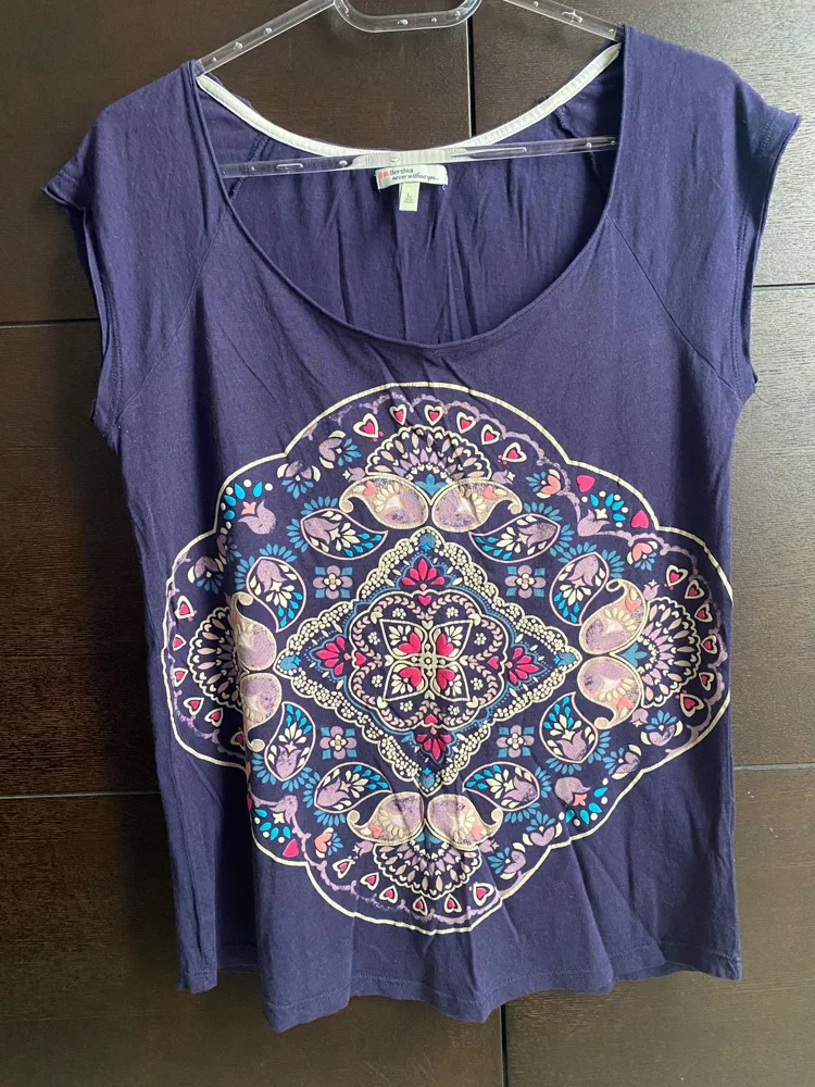 Bershka تيشيرتات