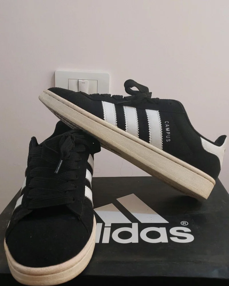 adidas Sneakers
