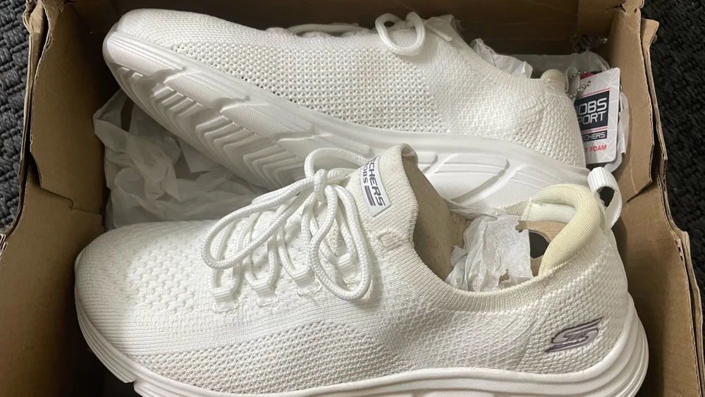 Skechers Sneakers, New with tags, size 39, photo 3