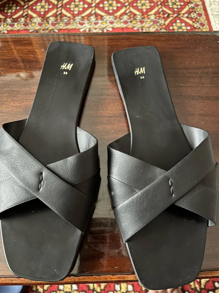 H&M Flats