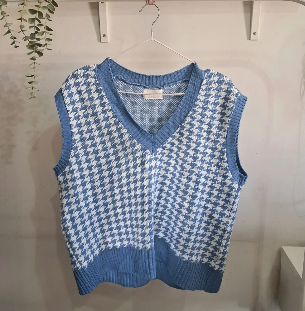 Rojada Vests