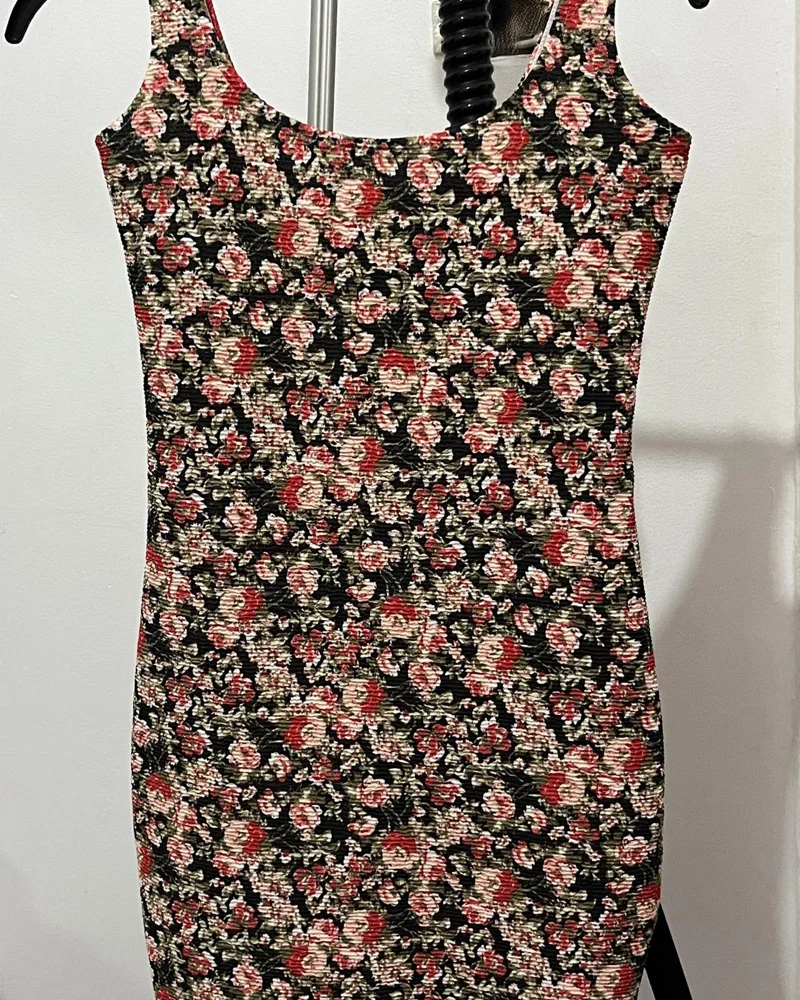 Bershka فساتين قصيرة
