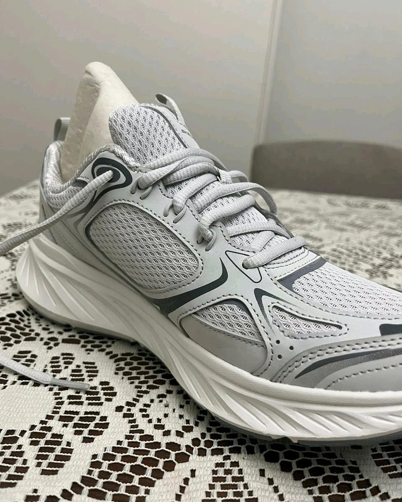 Sketchers Sneakers, size 38.5, photo 1
