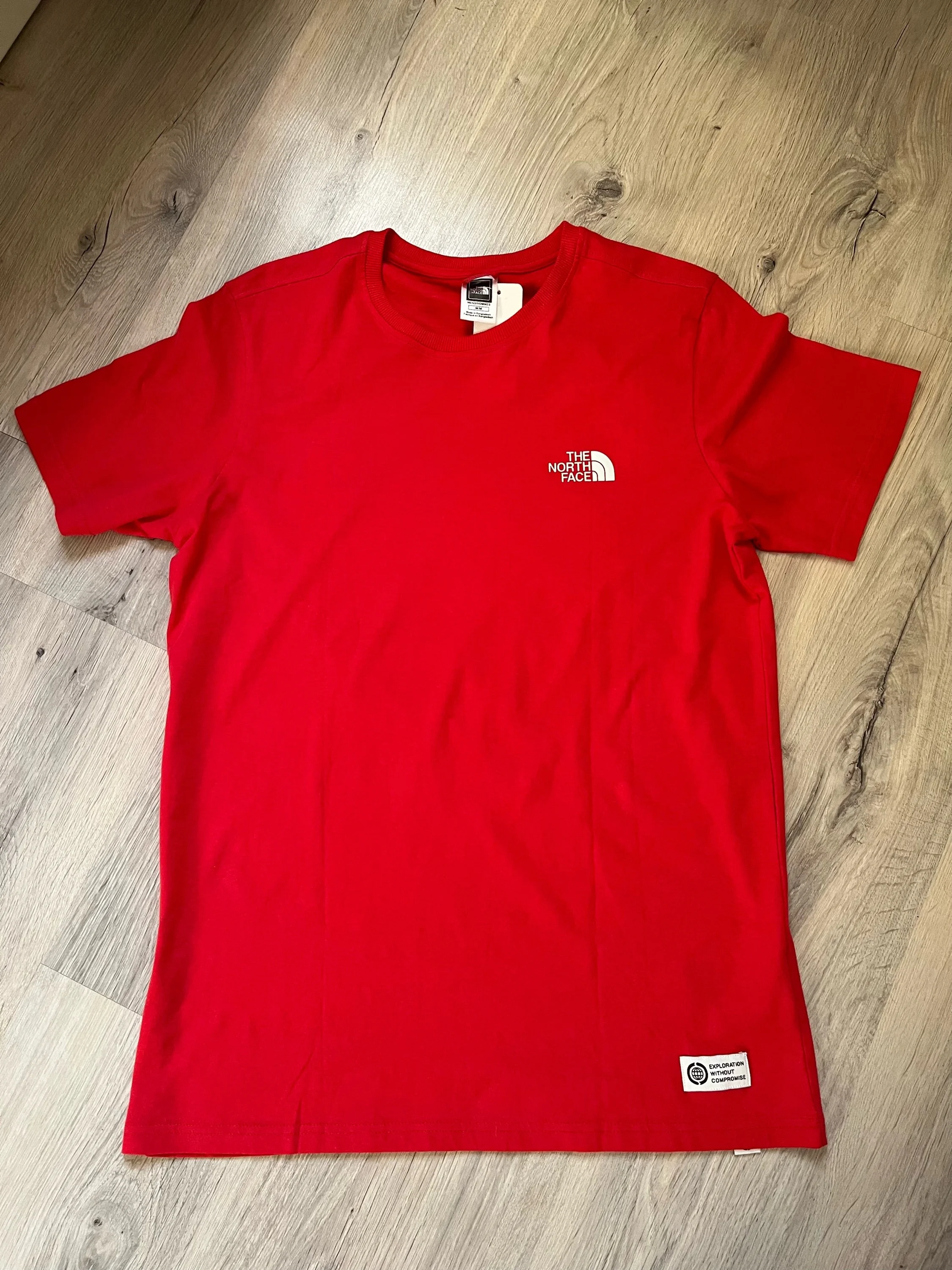 The North Face T-shirts, size M, photo 1