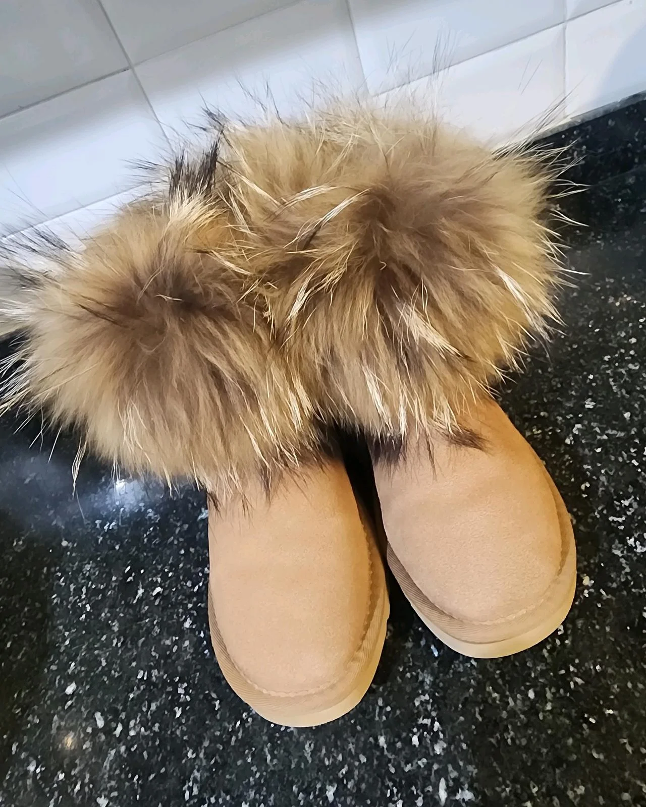 UGG Since 1974 Boots, size 36, photo 1