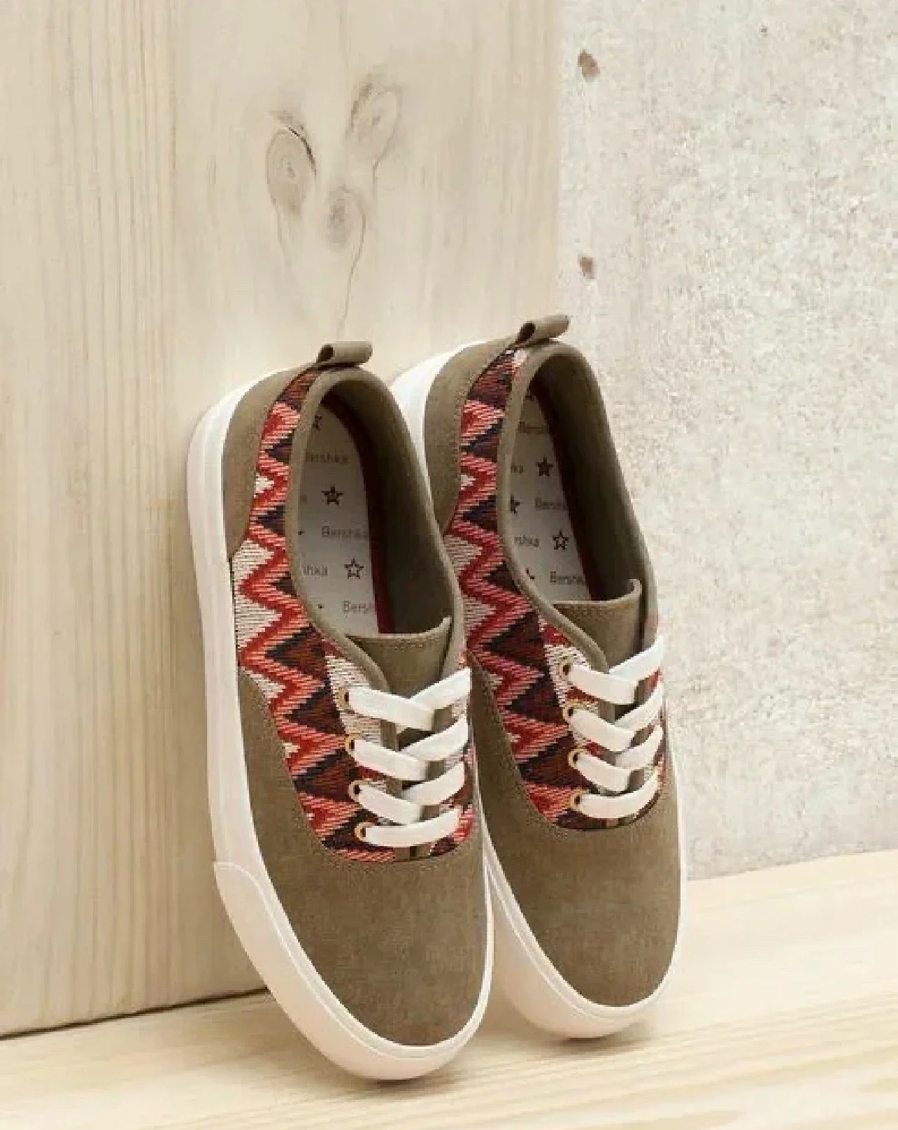 Bershka Sneakers, size 39, photo 1