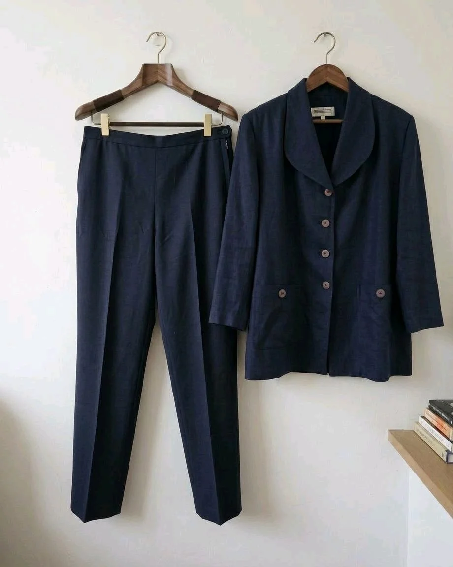 Suits, size XXL / 44 / 16, photo 1