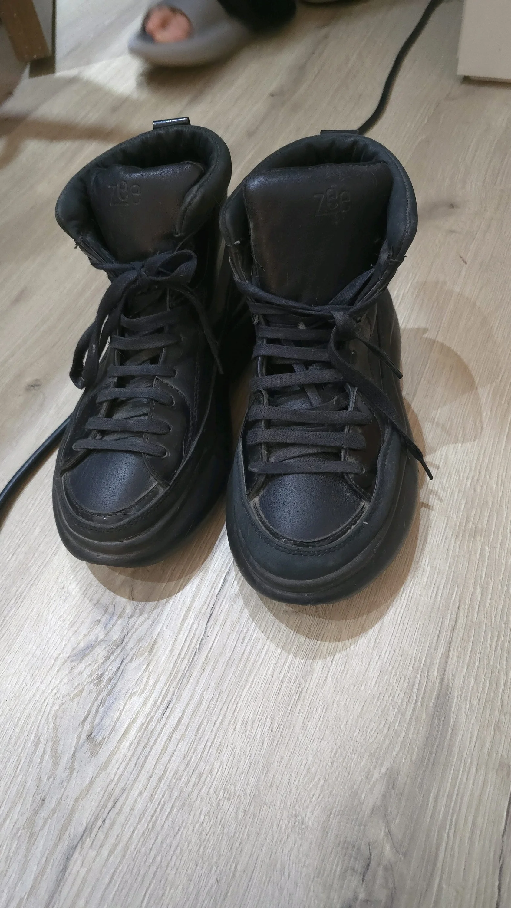 Local Sneakers, size 40, photo 1