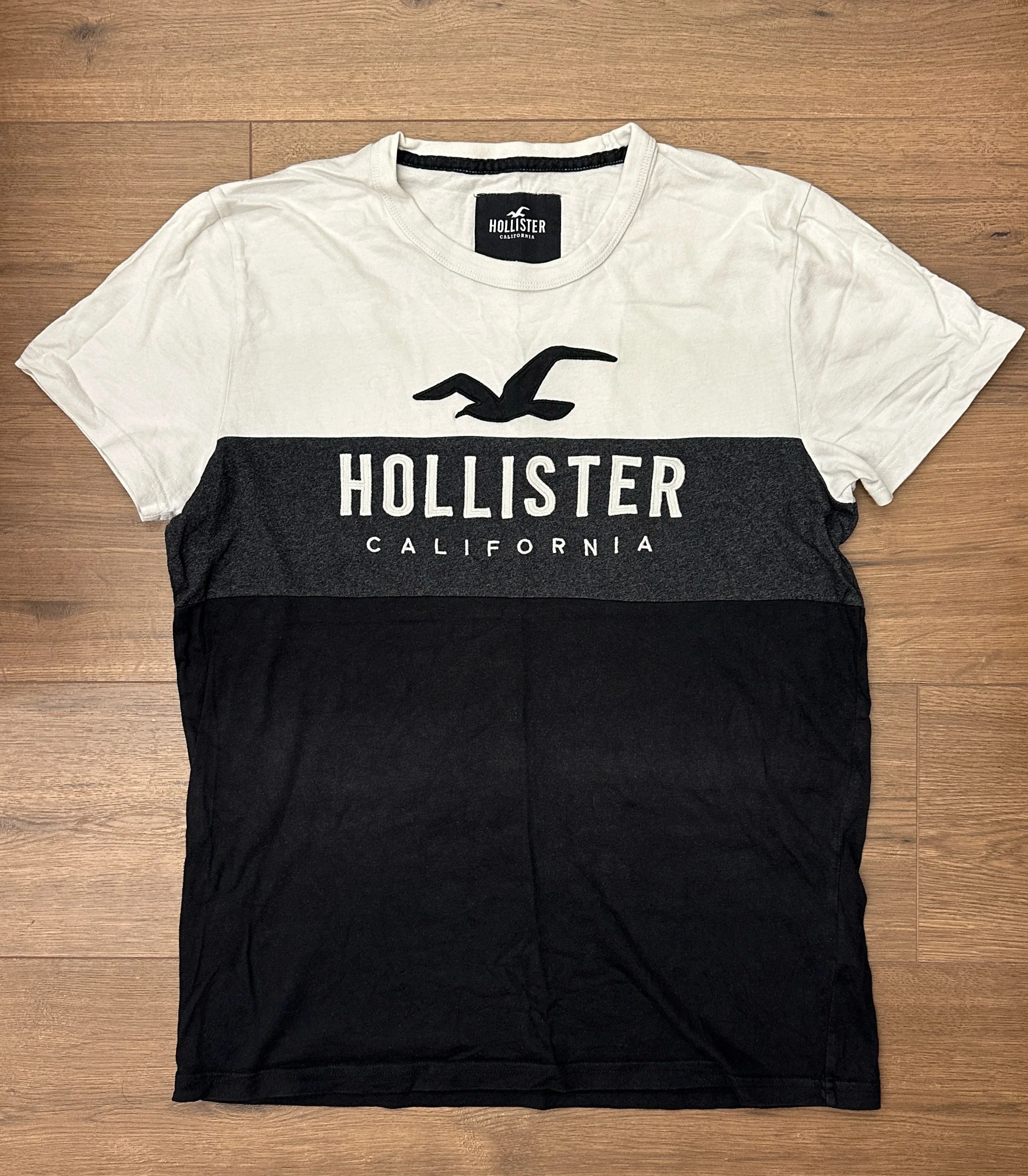 Hollister T-shirts, size S, photo 1