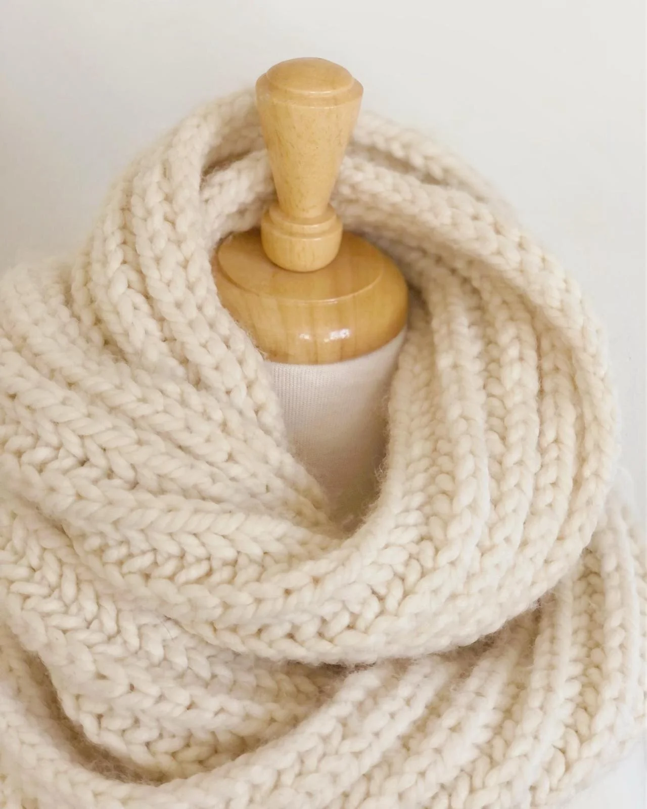 Zara Scarves & Shawls, size One size, photo 1
