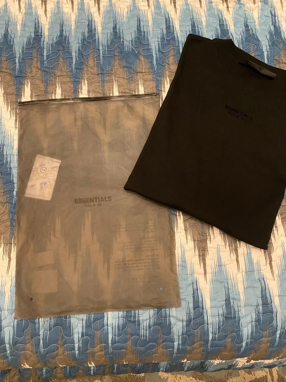 ESSENTIALS T-shirts, size M, photo 1