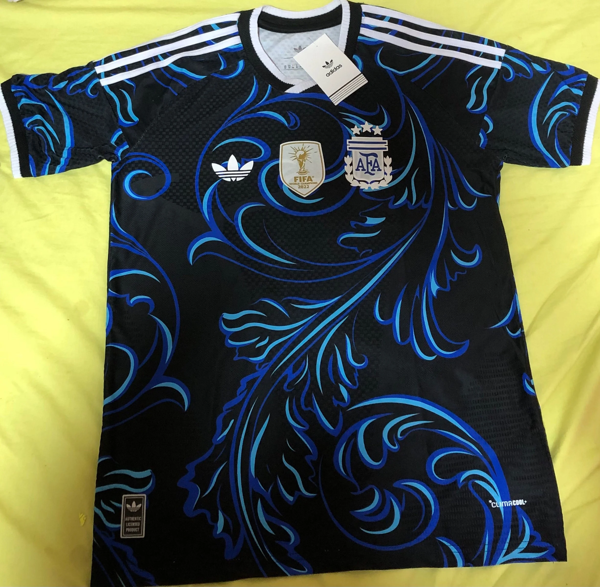 local brands T-shirts, size M, photo 1
