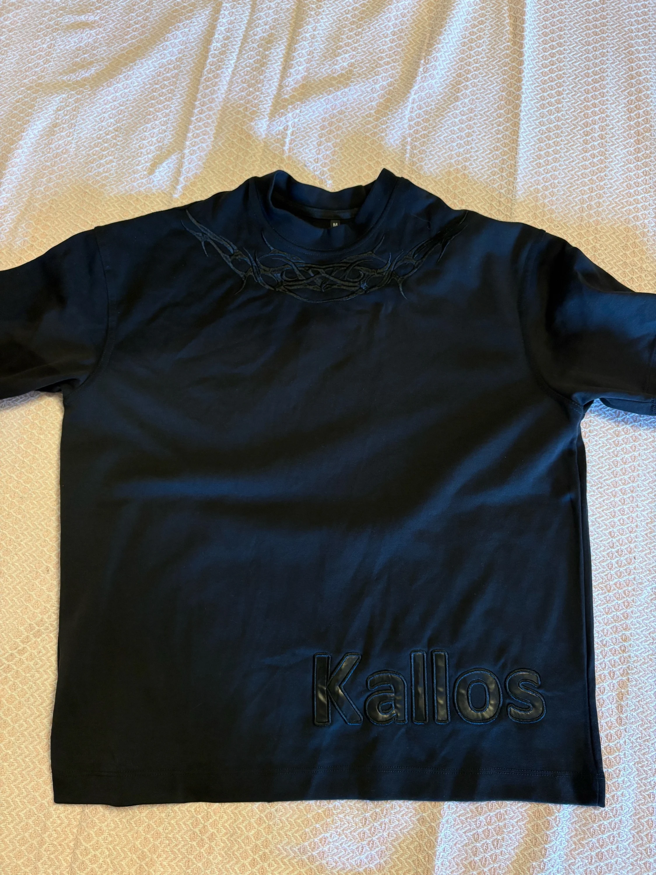 Local T-shirts, size M, photo 1