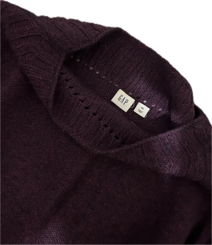 GAP سويترات وبلوفرات