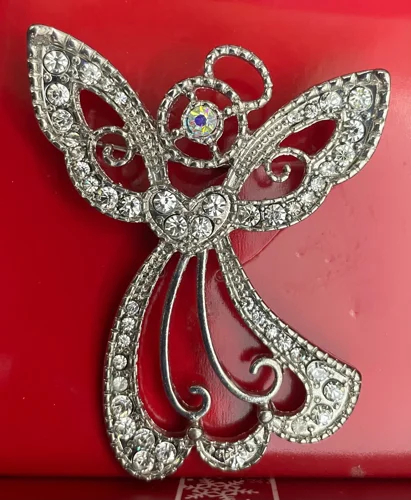 Brooches & Pins