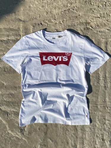 Levi's T-shirts