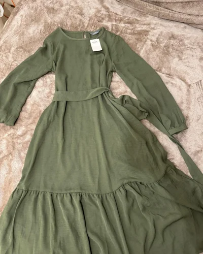 Max Midi Dresses