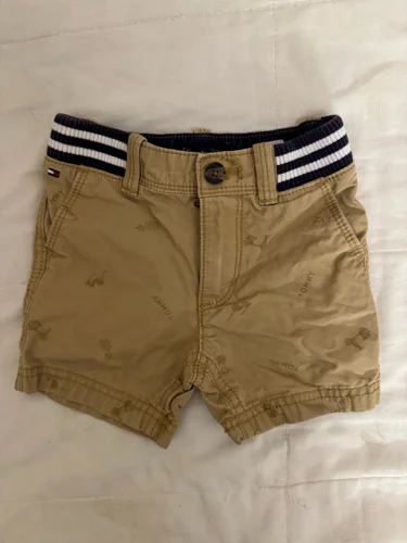 Tommy Hilfiger بناطيل وجيبات